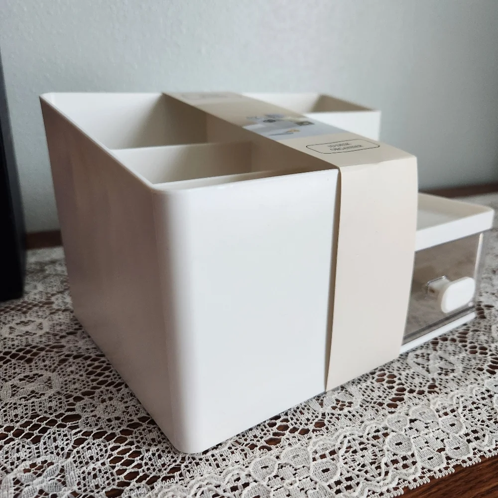 Cream and White Home Storage Organizer NWT